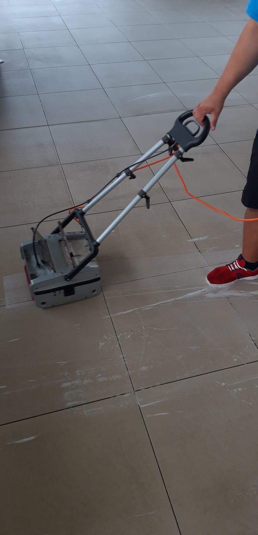 8805CE5F-CD36-4EE6-BF76-48E4F7B7A3C6